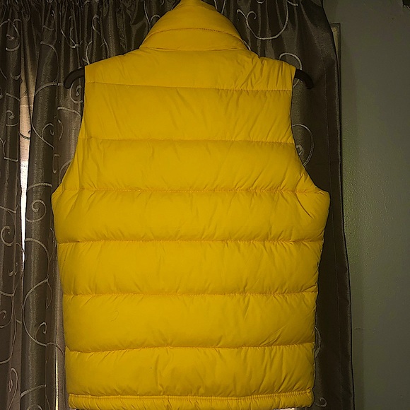 Limited Edition Hollister Yellow-Blue Puffer Vest - Picture 2 of 6
